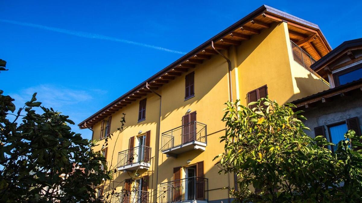 Red Apartment - Residenza Silvana Verbania Luaran gambar